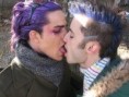 /album/photo-gallery-drag-queen-/adam-lambert-kissing-a-man-2-0-0-0x0-400x300-1-jpg/